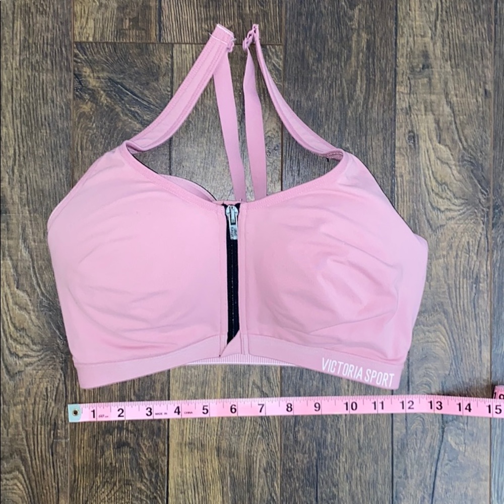 Victoria’s Secret knockout front close sports bra